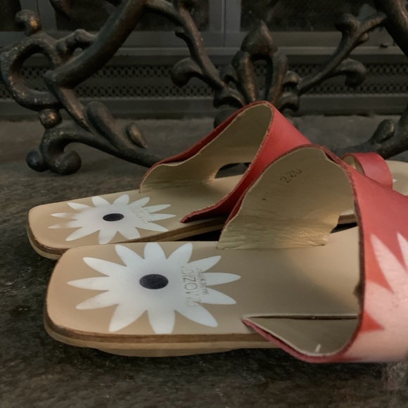 Emozioni Daisy Sandals - Picture 2 of 3